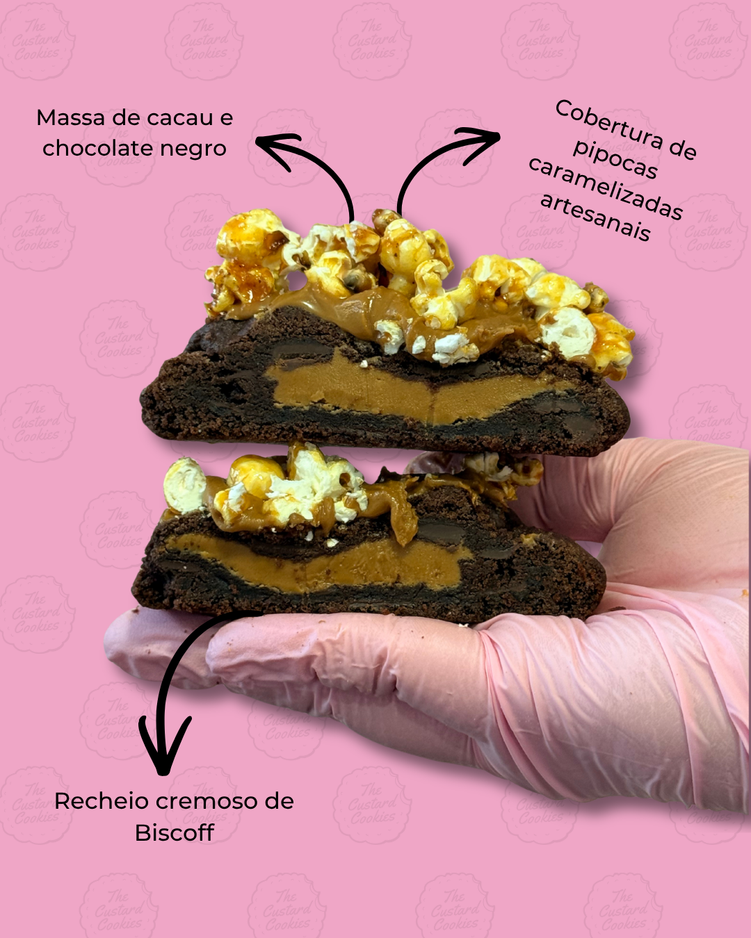 Biscoff Popcorn Cookie aberta com recheio cremoso de Biscoff