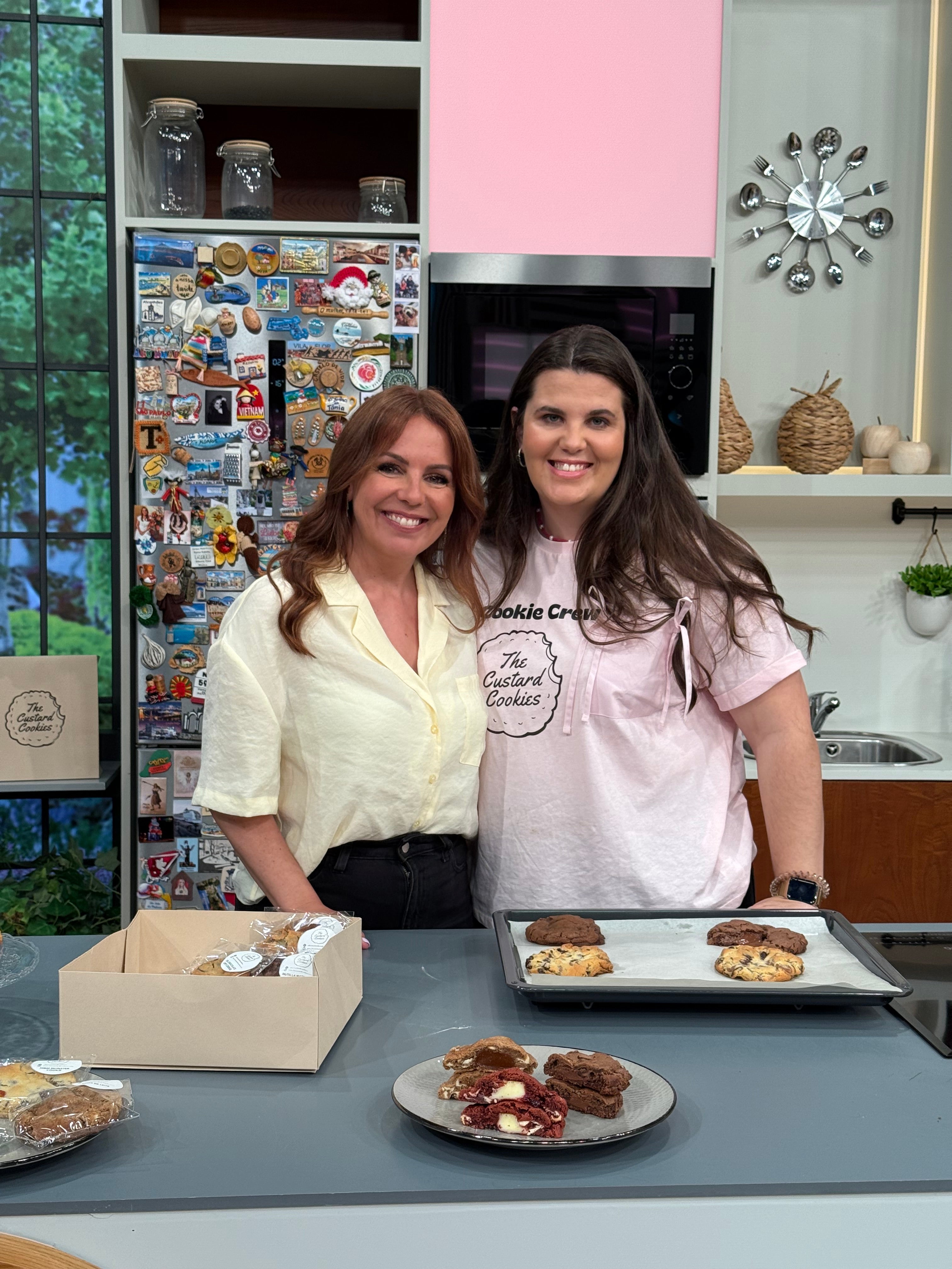 Rita Sousa com Tânia Ribas de Oliveira no programa A Nossa Tarde, apresentando cookies da The Custard Cookies